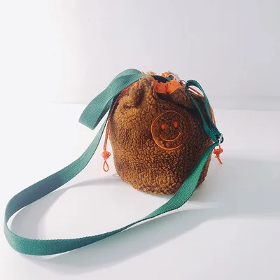 

INS Cute lamb wool Drawstring smiley bag Children's hand Diagonal bag Bucket bag for baby girls Dress matching Shooting props