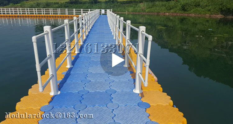 Modular floating pontoon bridge