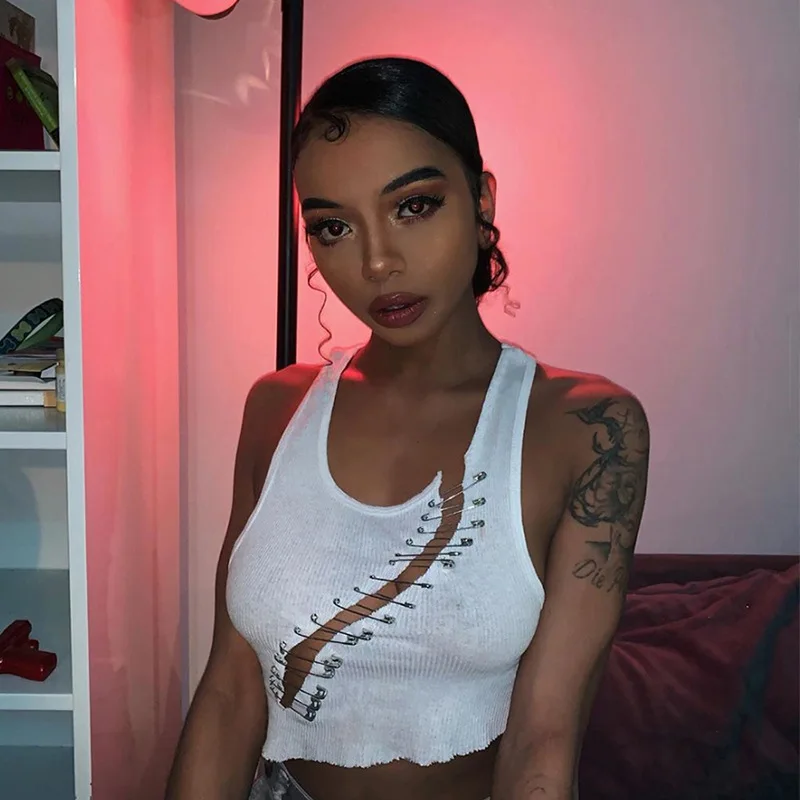 

Amazon Product Fashion Street Wear Woman White Safety Pin Crop Top