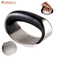 

New kitchen gadgets easy clean annular garlic crusher 304 stainless steel garlic press