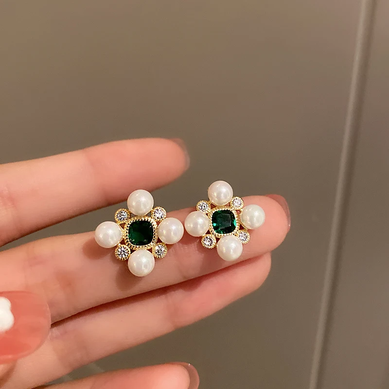 

fashion square green diamond earrings studs