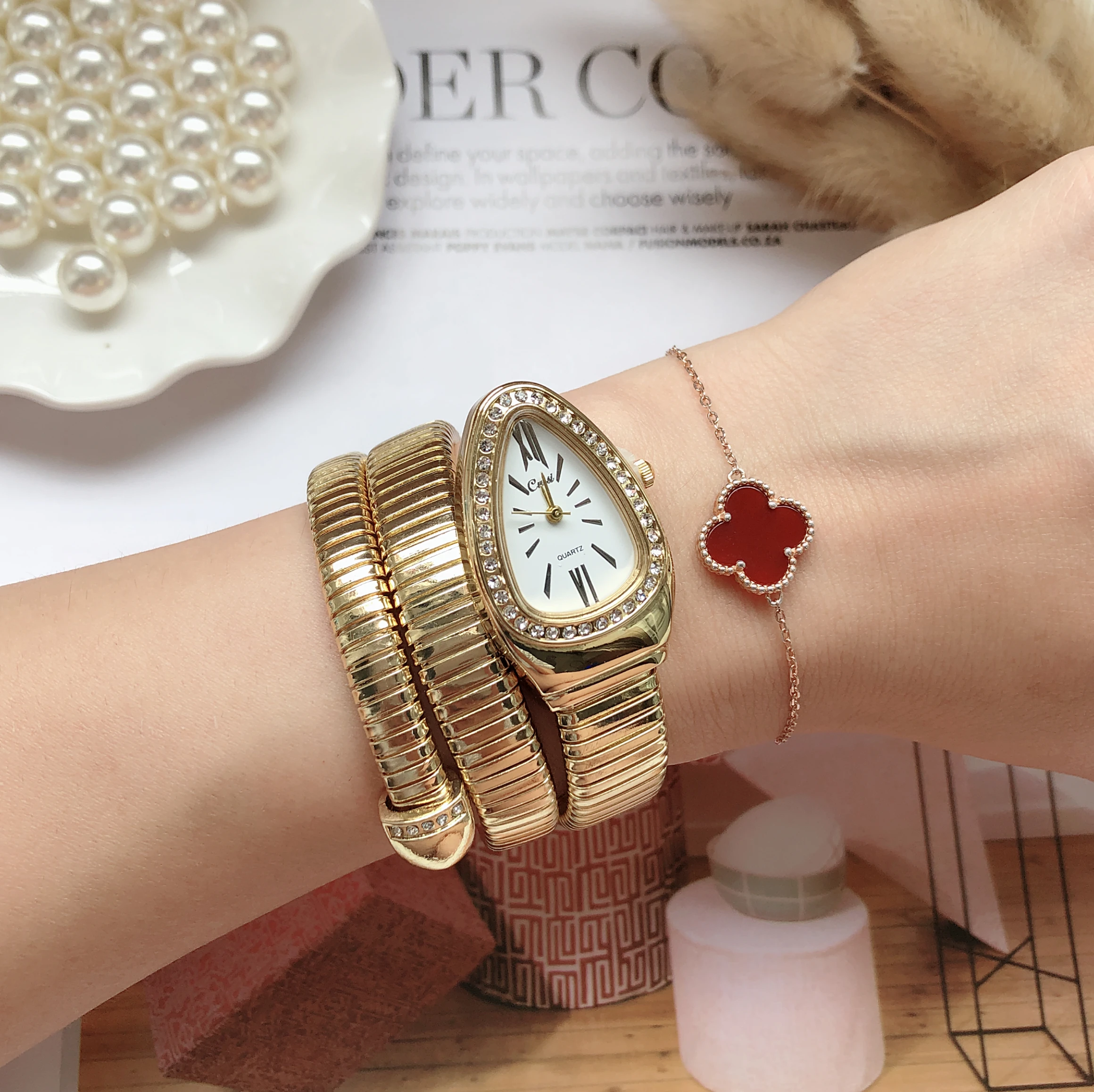 

New Women Snake bracelet Watch Luxury Brand Quartz Ladies Gold Watch Diamond Wristwatch Female Fashion Bracelet Watches Clock