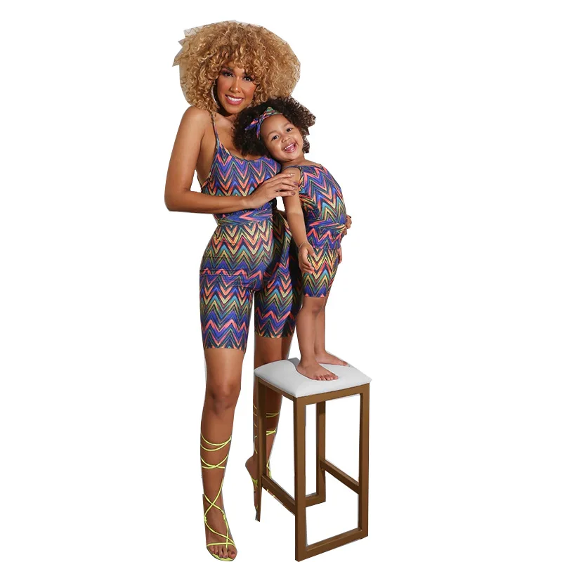

New Product Family Swimwear Set Summer Sleeveless Wavy Stripes Middle Pants Set Family Swimwear Set, Picture color