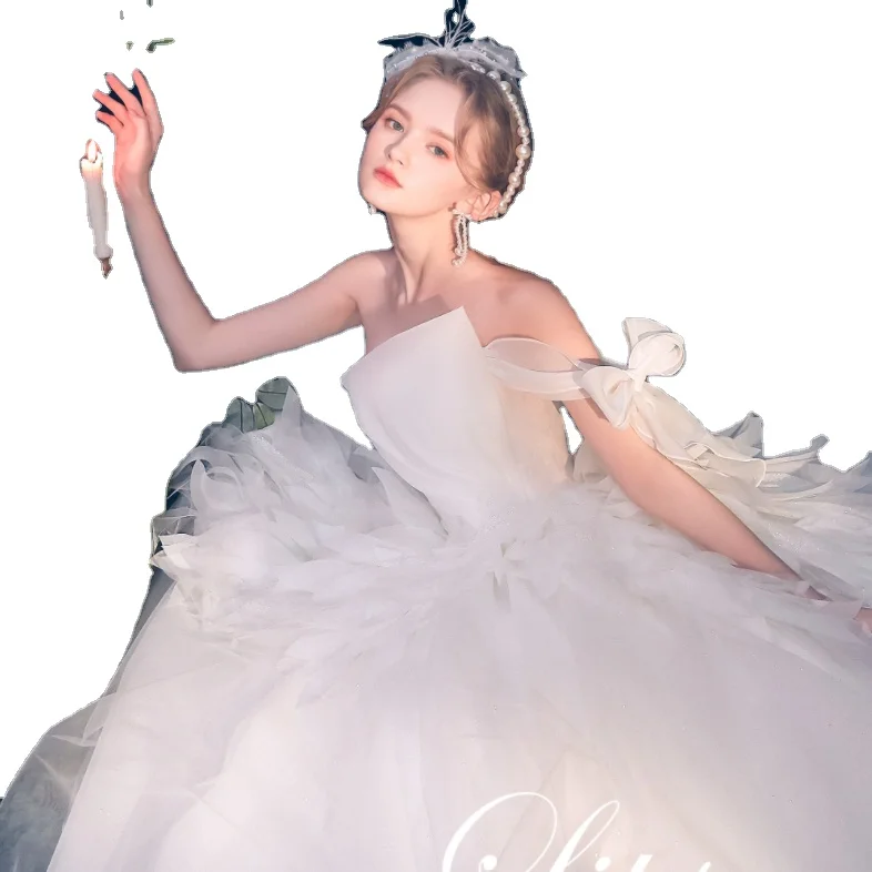 New Design Strapless Ruched Bodice Minimalist Aline Wedding Dress Elegant 3d Flowers Bridal Gown
New Design Strapless Ruched Bodice Minimalist Aline Wedding Dress Elegant 3d Flowers Bridal Gown