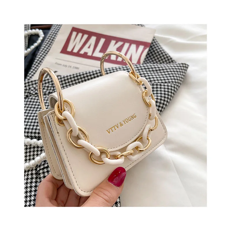 

Brand Designer Bolsa Summer Elegant Pearl Bag Metal Chain Women Handbags Luxury Letter Messenger Sacs Underarm Small Square Bags