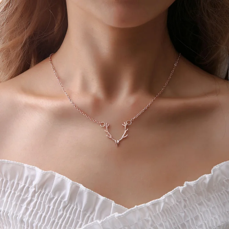 

Wholesale Fashion Accessories Deer Design Pendant Christian Jewelry Necklace