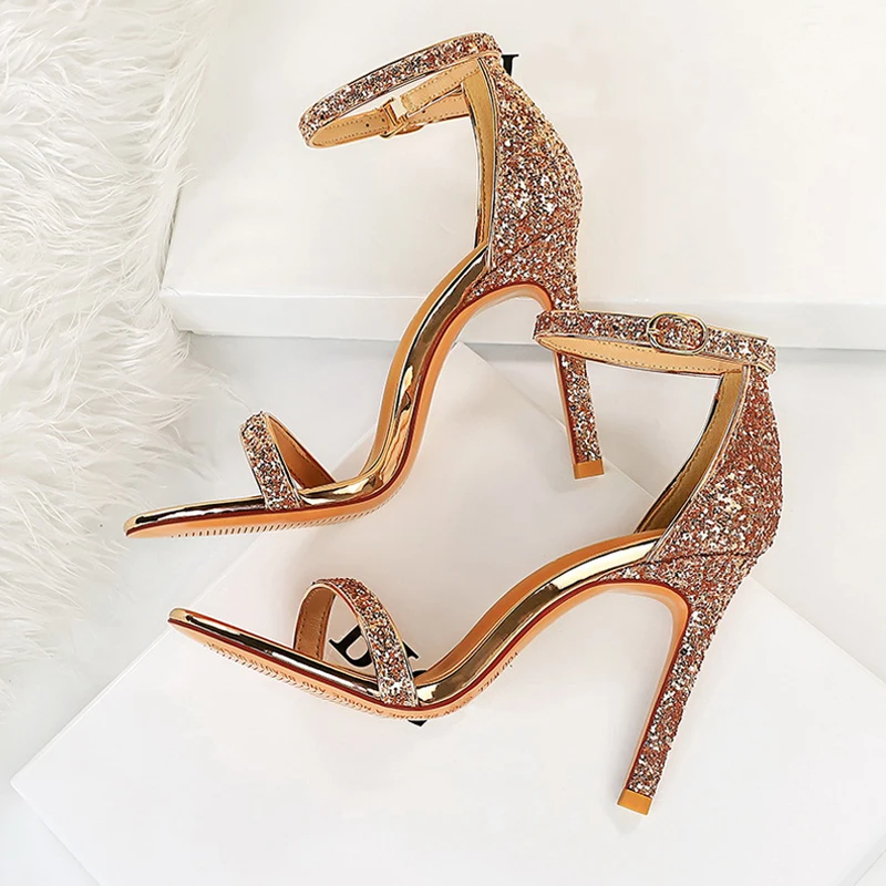 

2022 Fashion Bling Bling Sequined Cloth Women Wedding Sandals Ankle Buckle Strap Thin High Heels Summer Open Toe Shoes