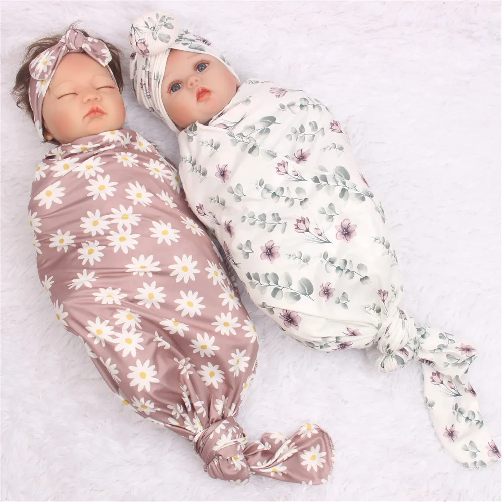 

Soft Cotton Baby Swaddle Blanket Skin Friendly For Newborn Baby Gift Set