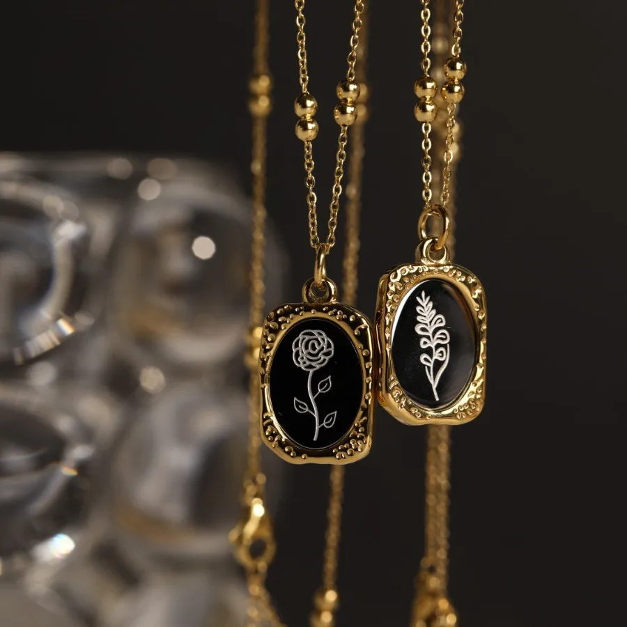 

NUORO Romantic 12 Months Rose 18K Gold Necklace Mirror Square Flower Pendant Stainless Steel Birth Flower Necklace