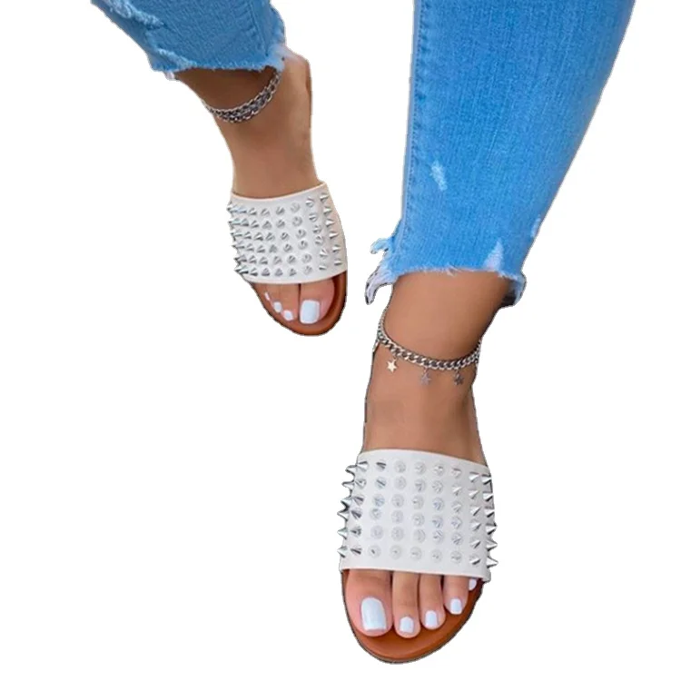 

Ready to ship 2021 new arrival women summer slippers plus size fashionable rivet slippers, As picture or customized make