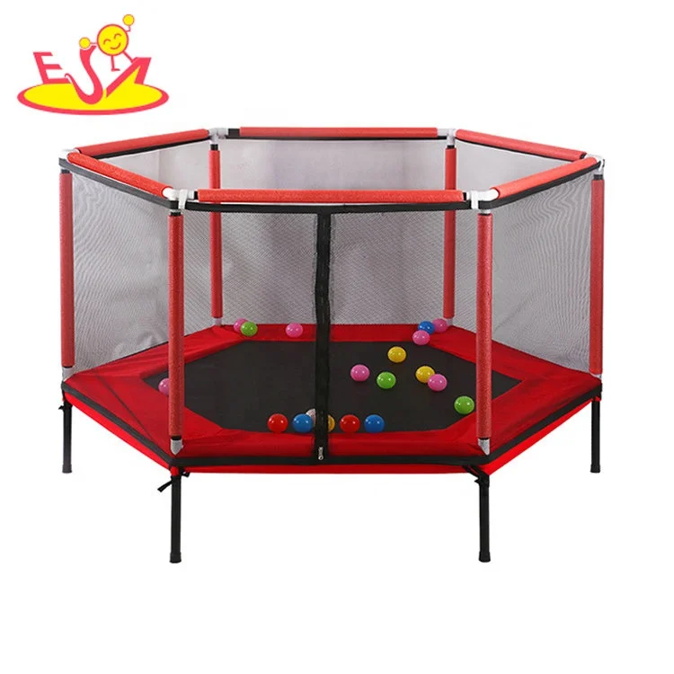 

2020 New arrival 8ft outdoor trampoline with childcare net M01A002