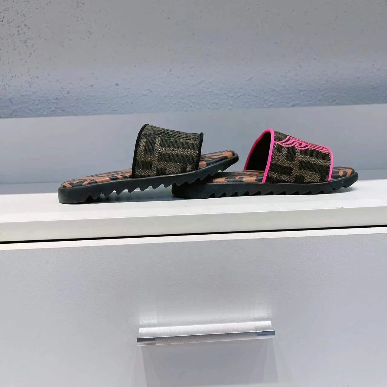 

High-end western style 2022 summer slippers home children FF presbyopia indoor cute children's sandals and slippers