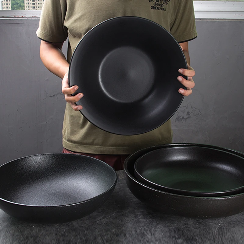 

Home dinnerware modern simple porcelain round stocked black ceramic kitchen big plate, Customized