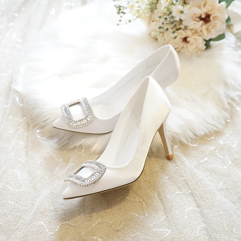 

ivory comfortable elegant crystal luxury women shoes wedding bridal feetwear