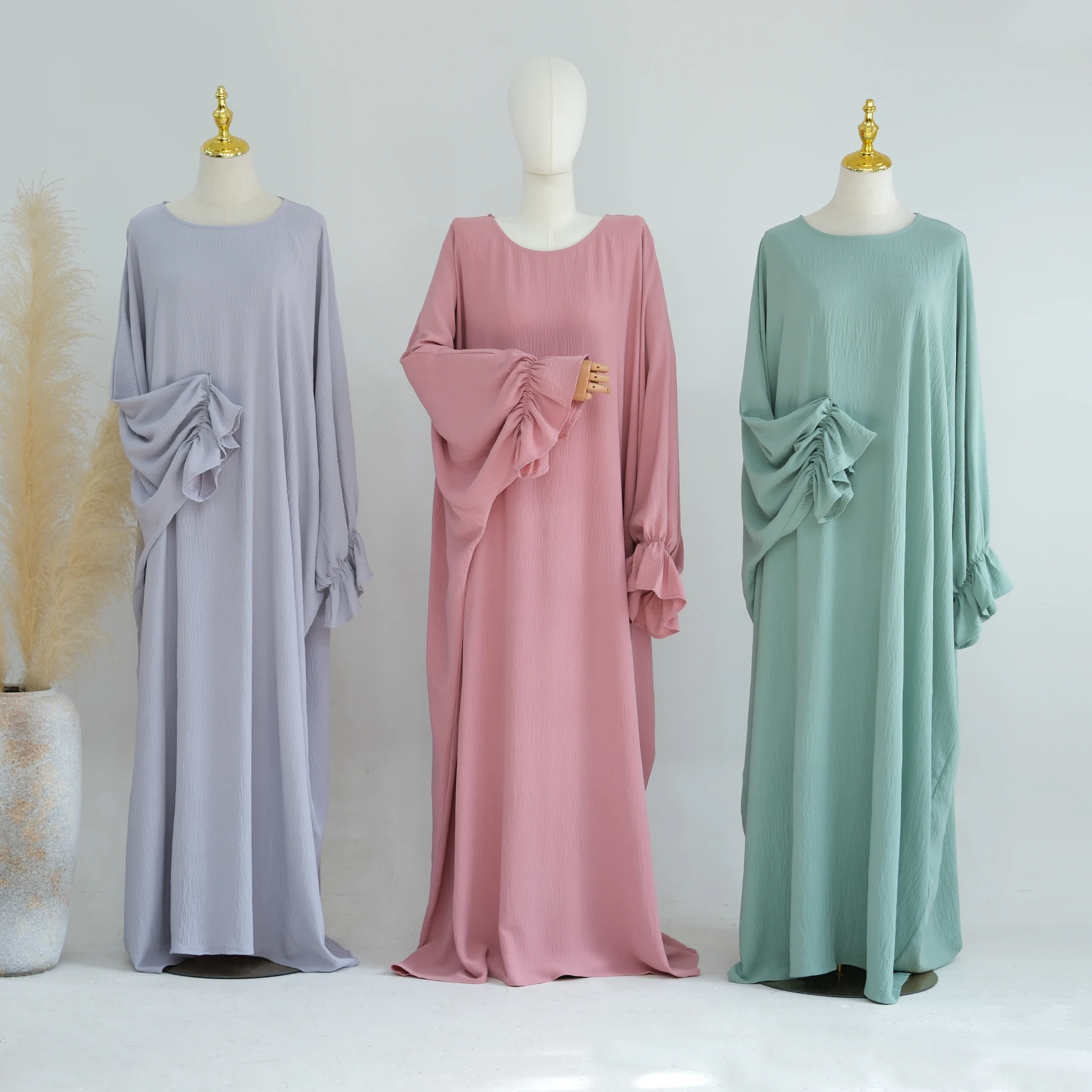 2023 Loriya OEM ODM Islamic Clothing Wrinkle Polyester Modest Dress Muslim Women Abaya Flower Sleeve Plus Size Women's Dresses