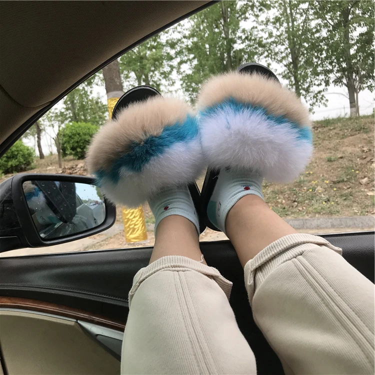 

New trend 2021 fashion beautiful color luxury fur slippers wholesale fox fur slippers, Customized color