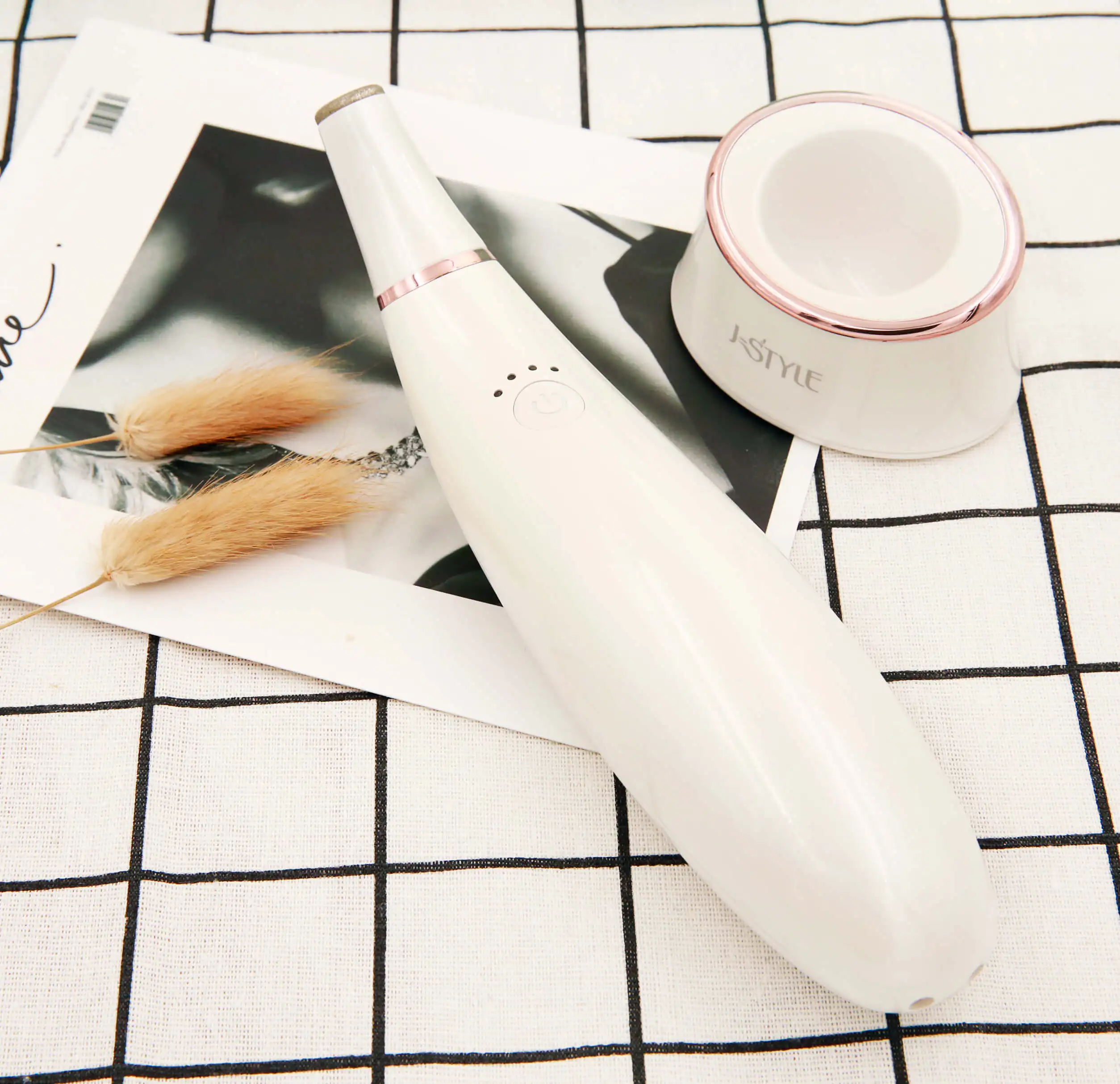 

Free Shipping Portable Peeling Beauty Device Microdermabrasion Diamond Wand