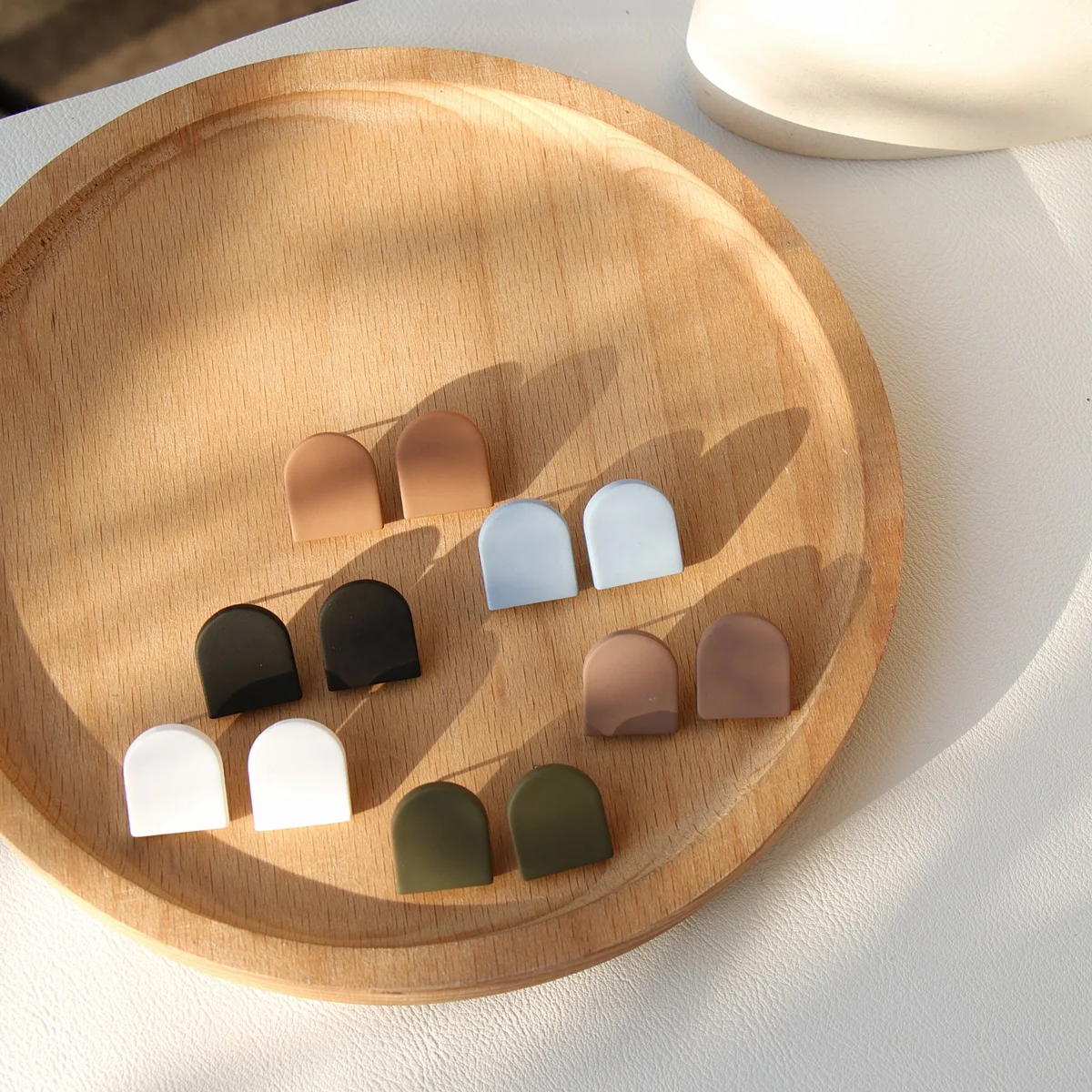 

JUHU New Original Stock Clay Paint Small Stud Earrings For Women Fashion Simple Solid Color Geometric Acrylic Party Girl Jewelry, Colorful