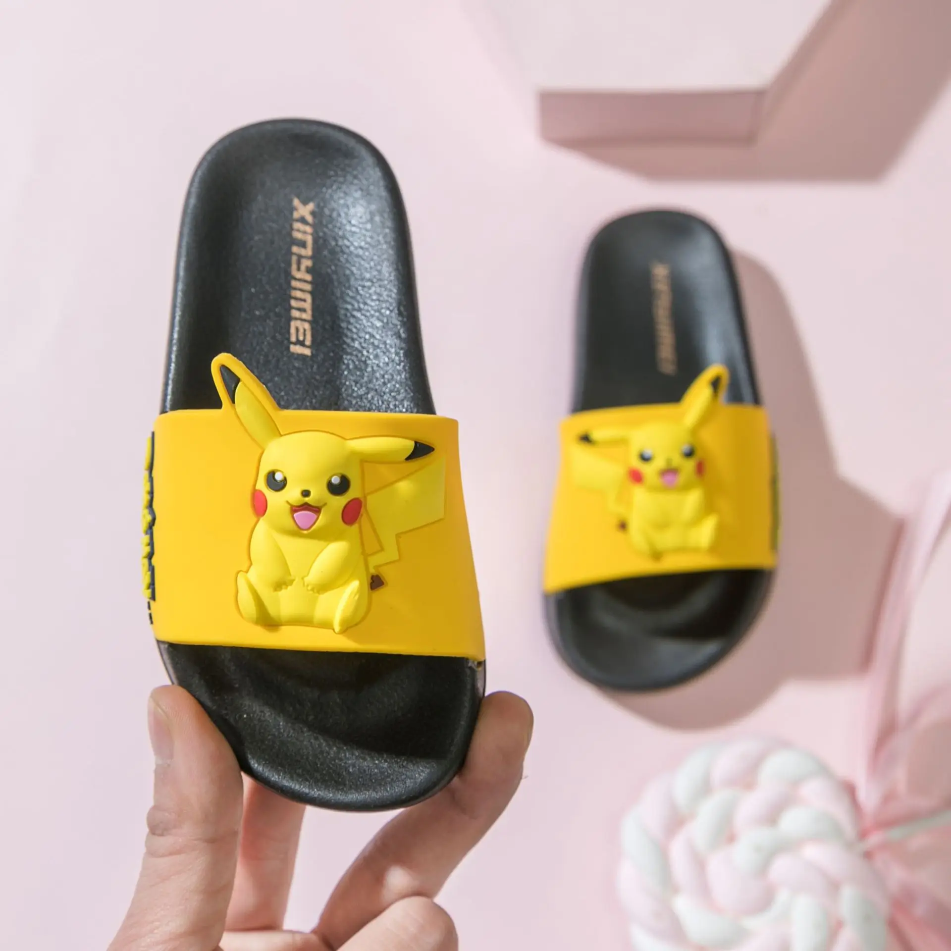 

Pikachu children's cool slippers primary school boys and girls children's shoes home antiskid cartoon slippers fashion