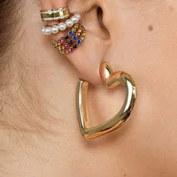 

NEW ARROVALS Simple fashion metal jewelry for women pretty gold polished heart hoop earrings