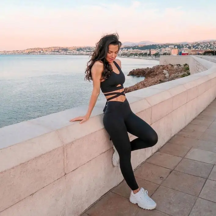 

2020 New Women Sexy Bandage Halter Fashion Tank Top Breathable High Waist Pocket Leggings Yoga Suit