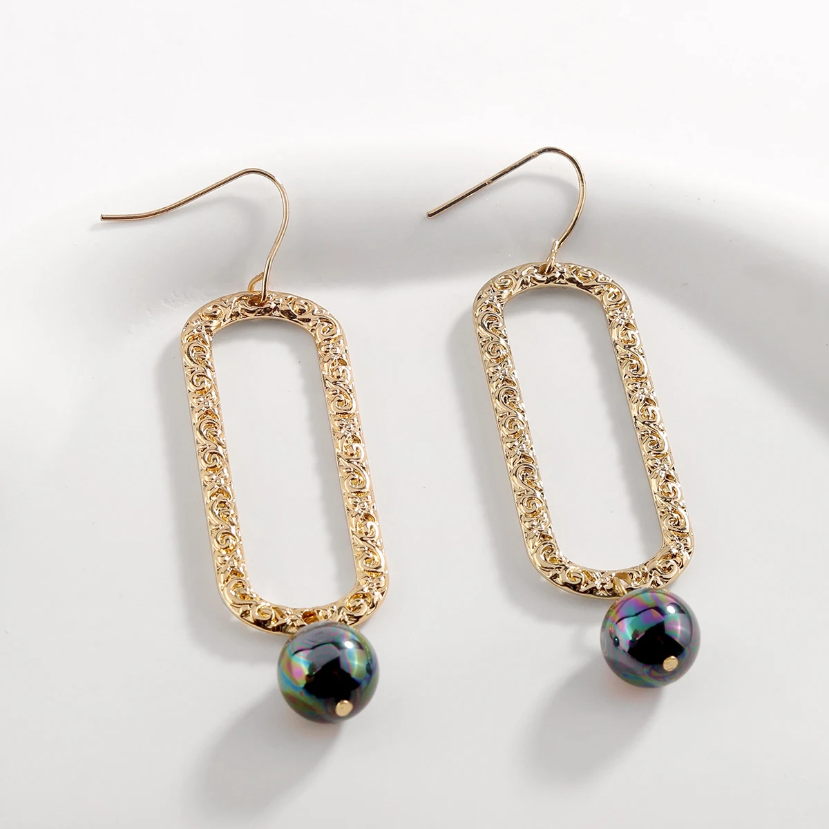 

18k gold plating Delicate and elegant hawaiian hoop earrings hot selling minimalist pearl earrings for women wholesale