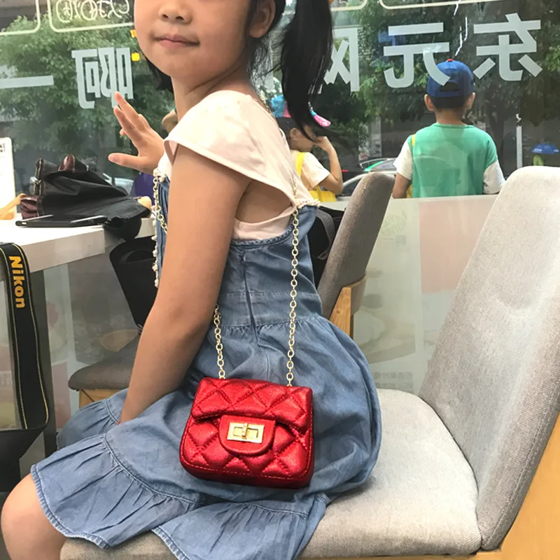 

2022 Children's bags Korean version all-match mini bag cute flashing diamond chain women's messenger bag, Pink
