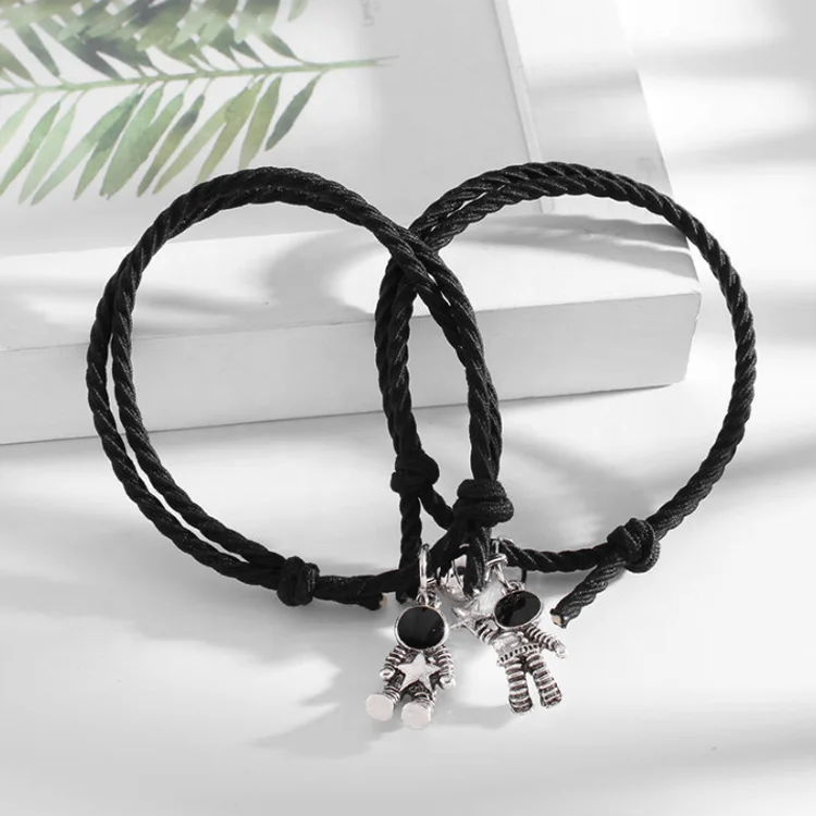 

Couple Bracelet Astronaut Magnetic Absorbing Pair of Student Creative Men's and Women's Jewelry Gift Stretch Line
