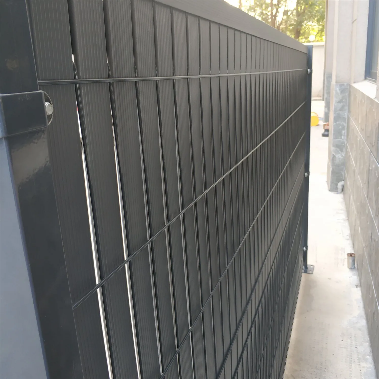 

Top Quality France Anthracite Vertical H. 173 cm Vinyl Garden Fence Kit D'Occultation Lattes PVC Occultation Kit PVC Rigid Panel, Anthracite /black/ wood /green / grey / beige / white /