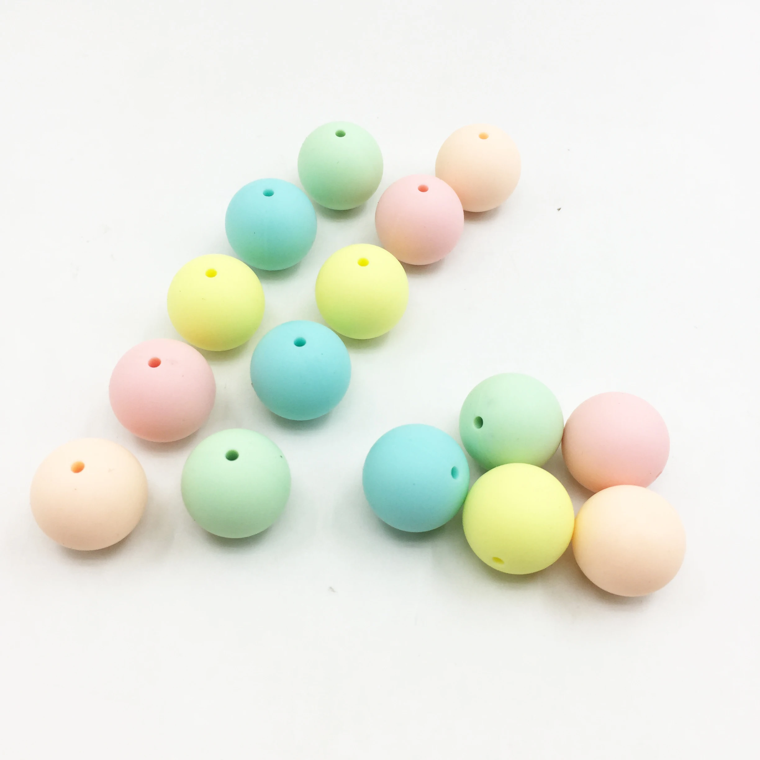 

Wholesale Bpa Free food grade baby teething teether 15mm silicone beads letter 12mm silicone loose beads