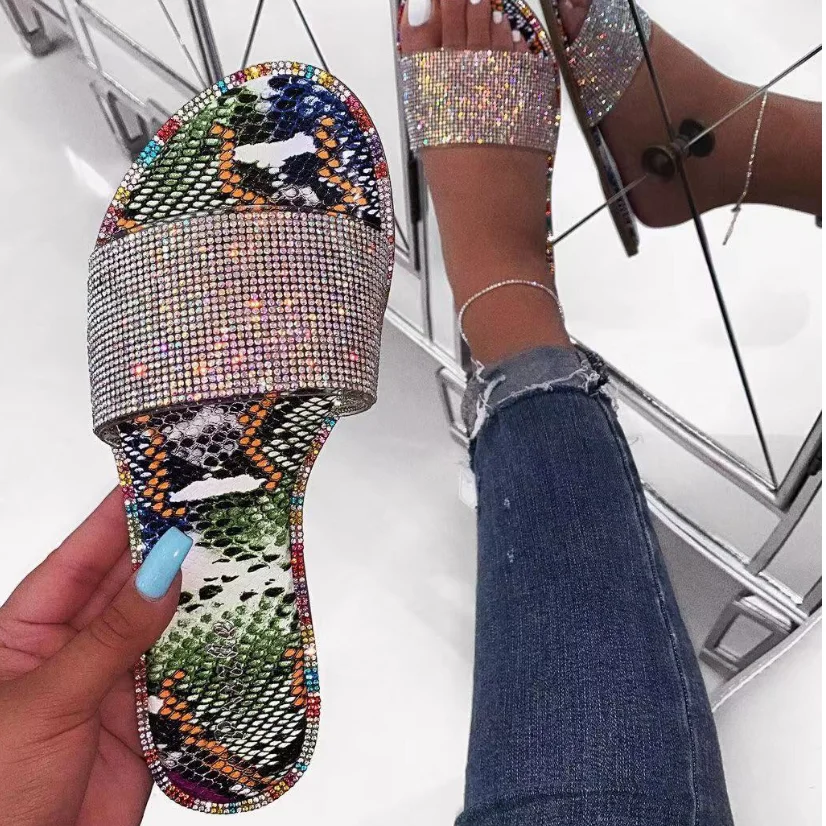 

rhinestone slippers new women fashion wild beach flip flop bright diamond flat bottom outdoor wild student sandals