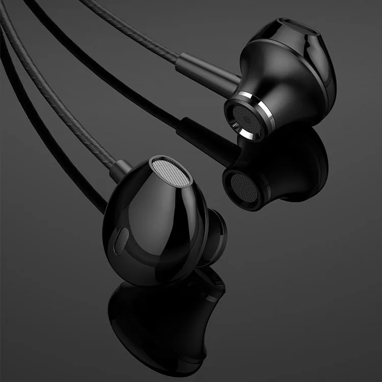 

Single Microphone Good Sound Quality TPE Wired Metal Shell Headphones Wholesale, Black silver red