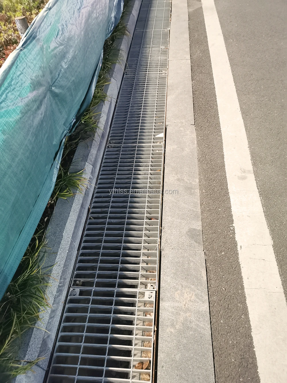 Galvanized Heavy Duty Welded Steel Grating For Trench Cover Cheap Price Buy Trench Cover Drainage Cover Steel Grating Product On Alibaba Com