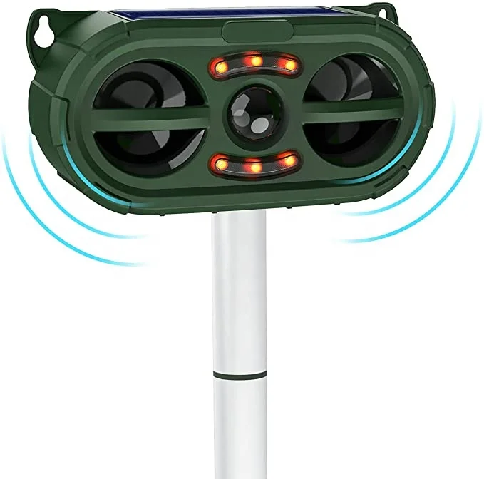 

2021 New product solar ultrasonic Bat wolf bird cat solar repeller snake pest waterproof IP66 animal repeller of squirrels