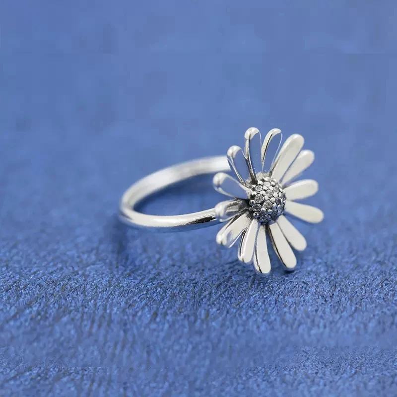 

925 Sterling Silver Pave Daisy Flower Statement Ring with Clear Stones Fit European Charm Jewelry Engagement Wedding Lovers