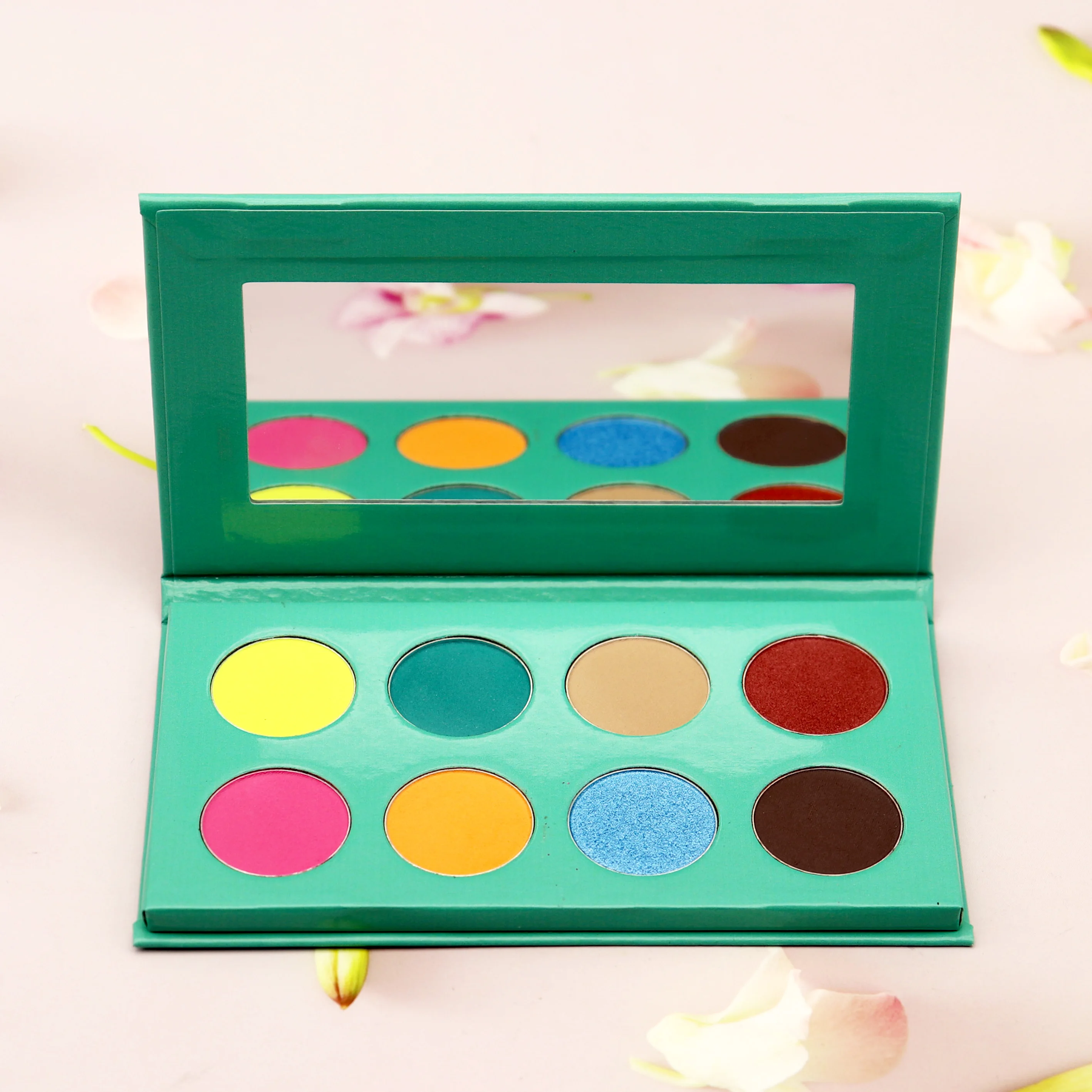 

Private Label No Logo Makeup 8 Color Eyeshadow Palette with Yellow Cardboard Packaging