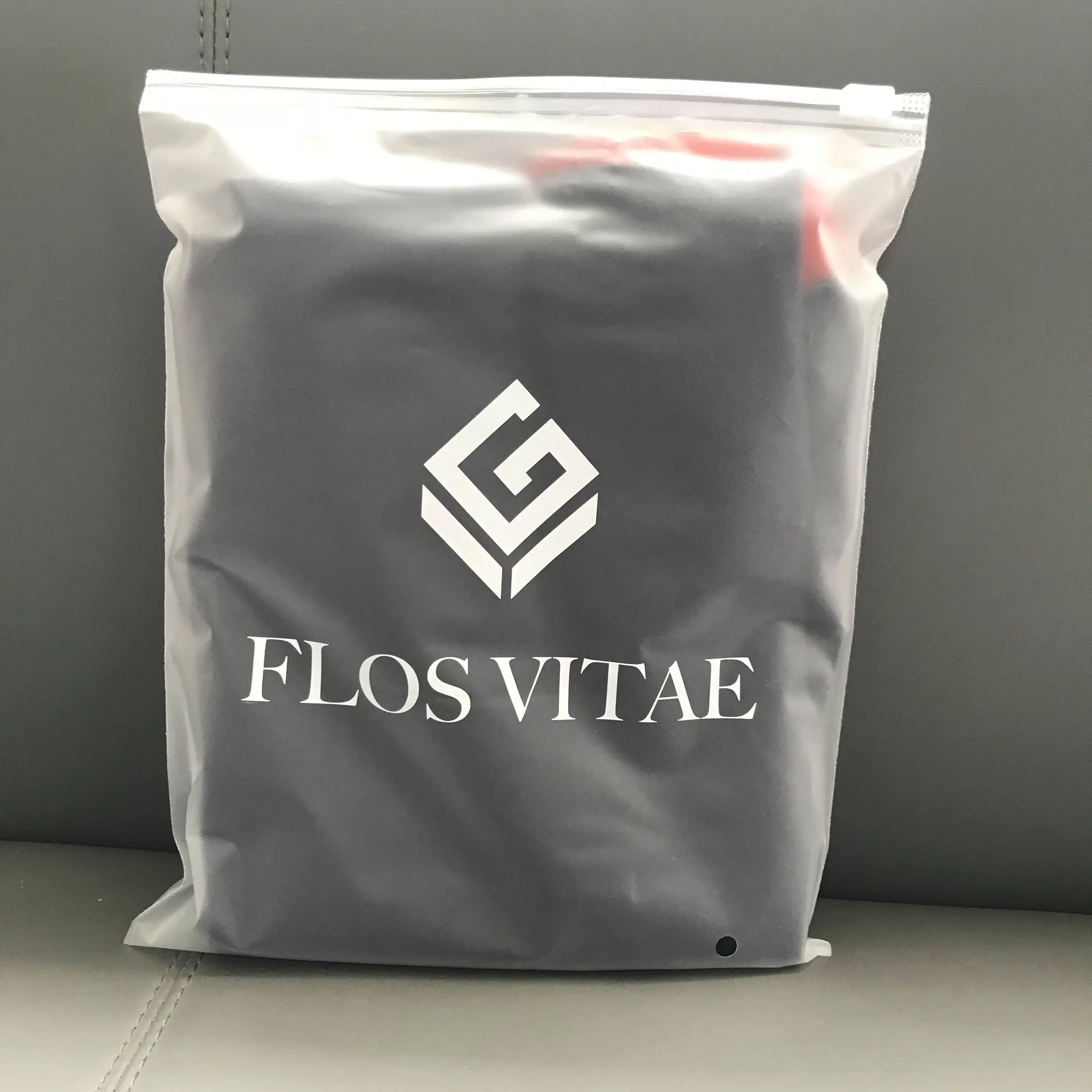 
Eco friendly custom factory price with your logo t shirt packaging frosted zip lock plastic bags for clothes 