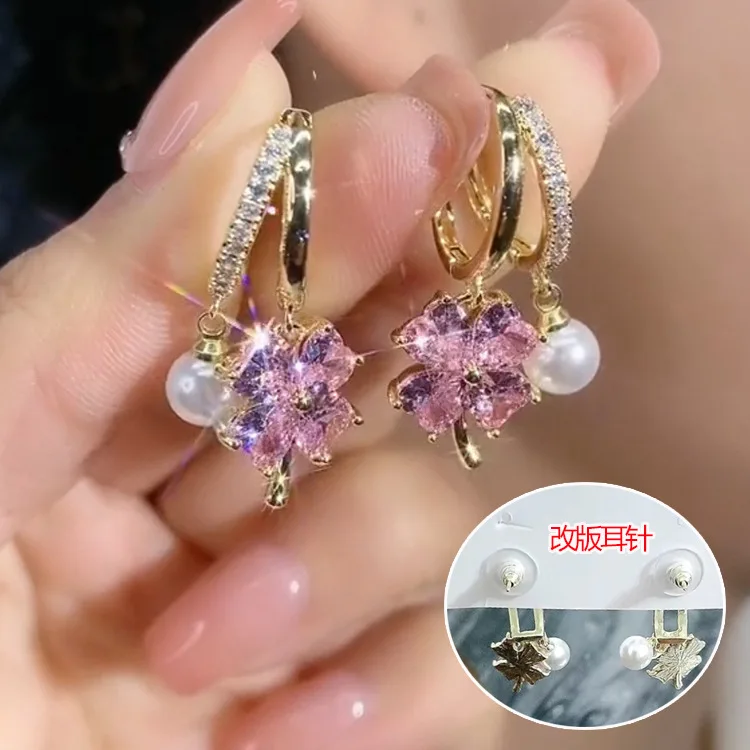 

2023 New Fashion Hoop Earrings Light Luxury Cute Purple Crystal Earring Four-leaf Flower Pearl Earrings for Women