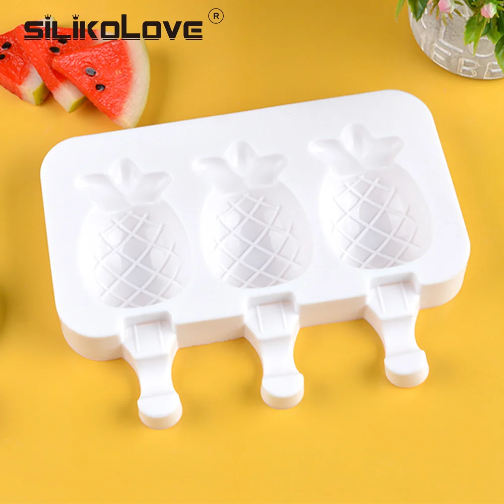 

3 Hole Pineapple Shape Silicone Popsicle Mold Ice Cream Mold