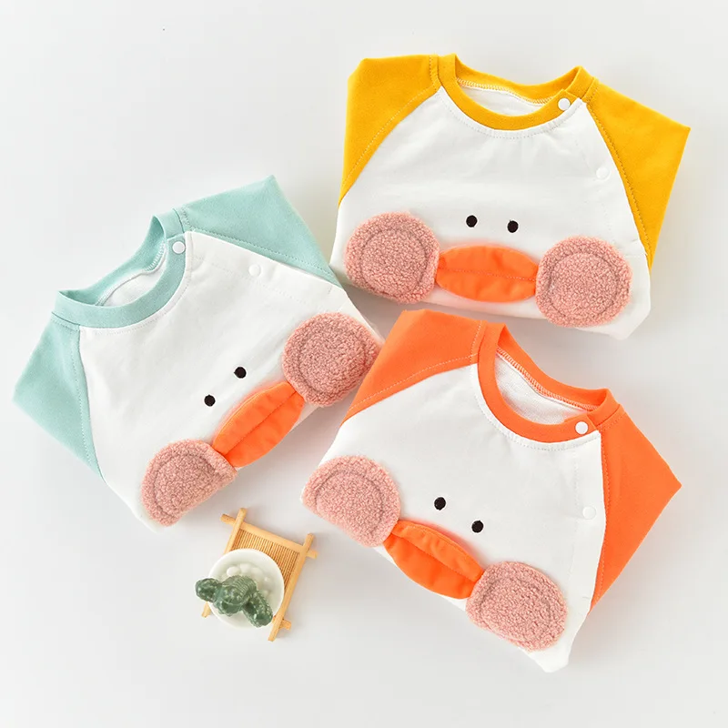 

In Autumn, Baby Conjoined Clothes Go Out To Wear Khaki and Newborn Crawling Clothes