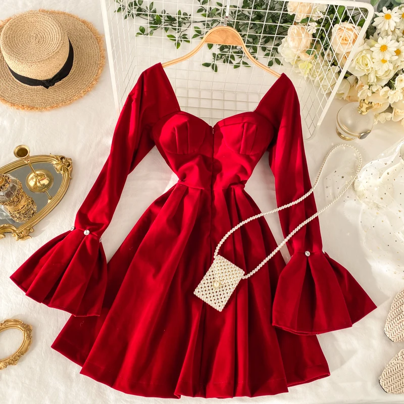 

Latest women sexy trumpet sleeve backless red party dress