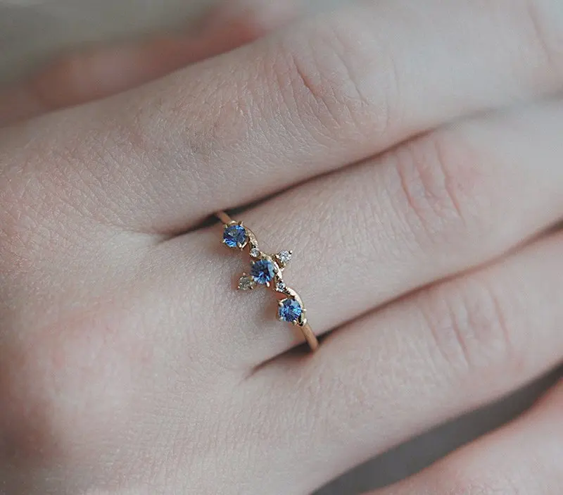 

dan yuan romance classical jewelry blue zircon stone wedding crown ring promise engagement infinity queen crown ring tiara, Picture