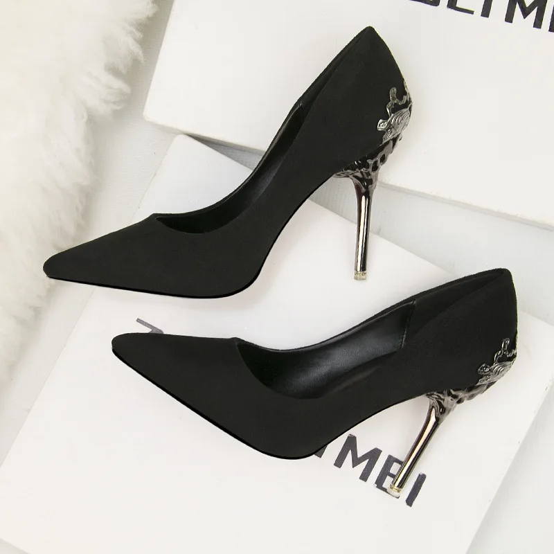 

Pointed Toe Women's Wedding Shoes Bride's Shoes Metal Hollow Suede Thin Heel High Quality High Heel Shoes Wholesale, 9 colors
