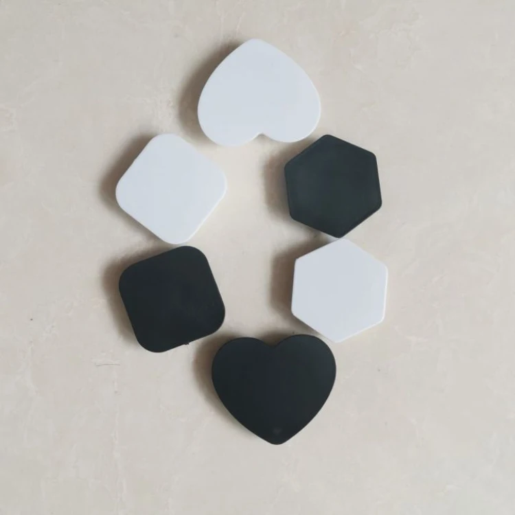 

Blank Hearted Shape Socket Phone Holder Grip with Black White Color Phone Stand