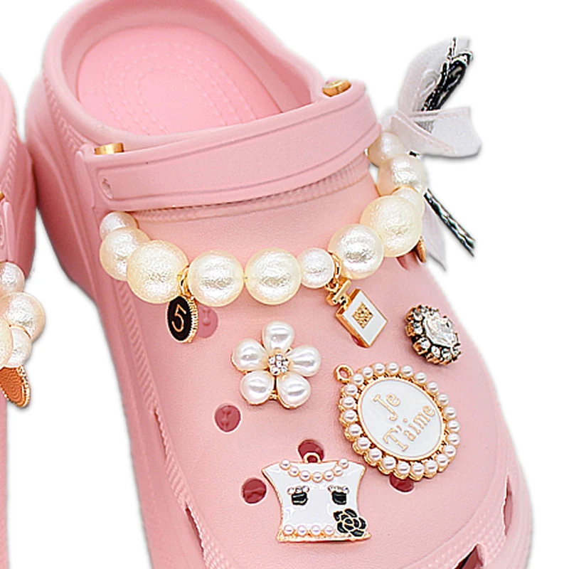 

2021 metal designer Charms For DIY shoe croc charm, Picture