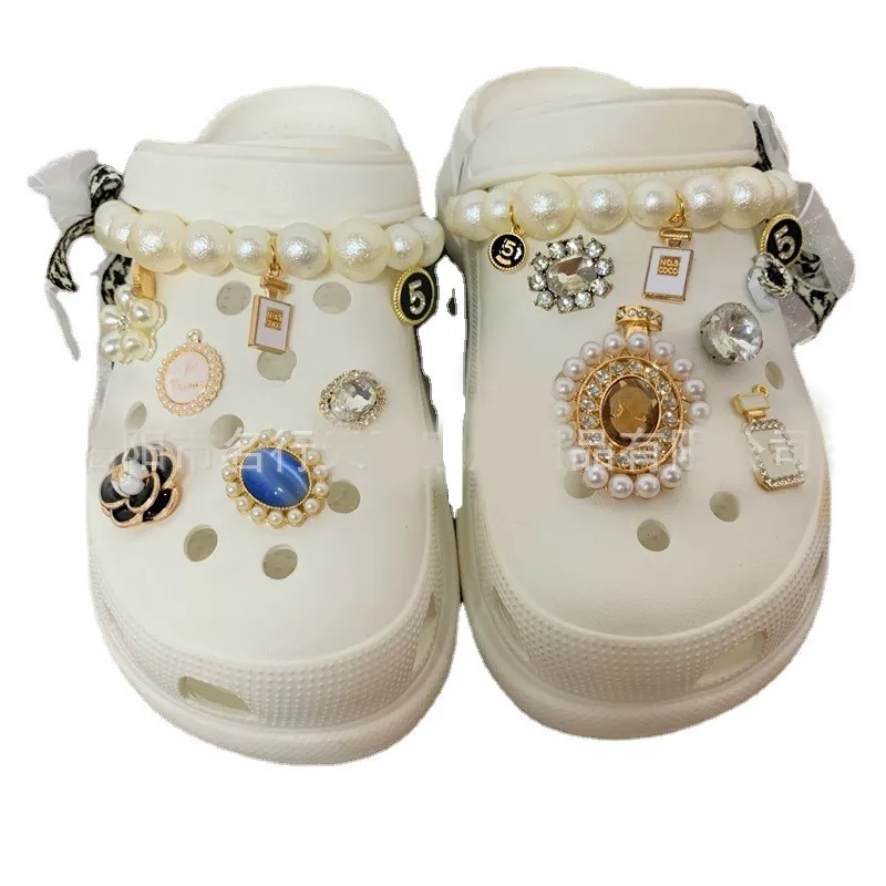 

Shangzhou OEM Mulheres chinelos Pearl Fashion Thick Bottom Antislip Ladies Slippers 2021, White