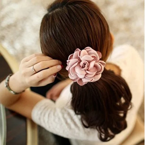 

South Korea's New Fashion Joker Fabric Hair Accessories Simulation Flower Band Hair Ring, As shown in the figure