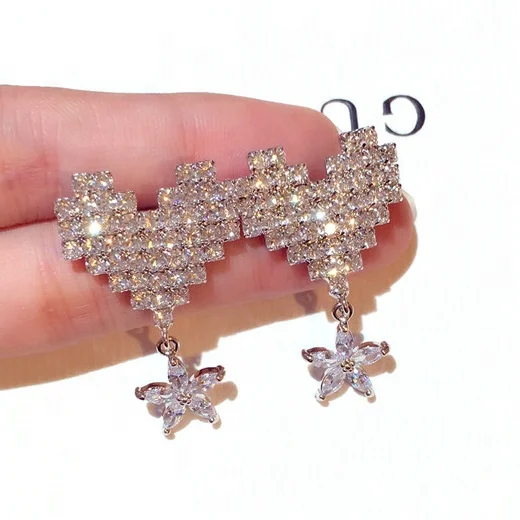 

New Fashion Dangle Earrings For Women Earrings Exaggerated Full Rhinestones Heart-shaped Flower Drop Earrings Women, Picture shows