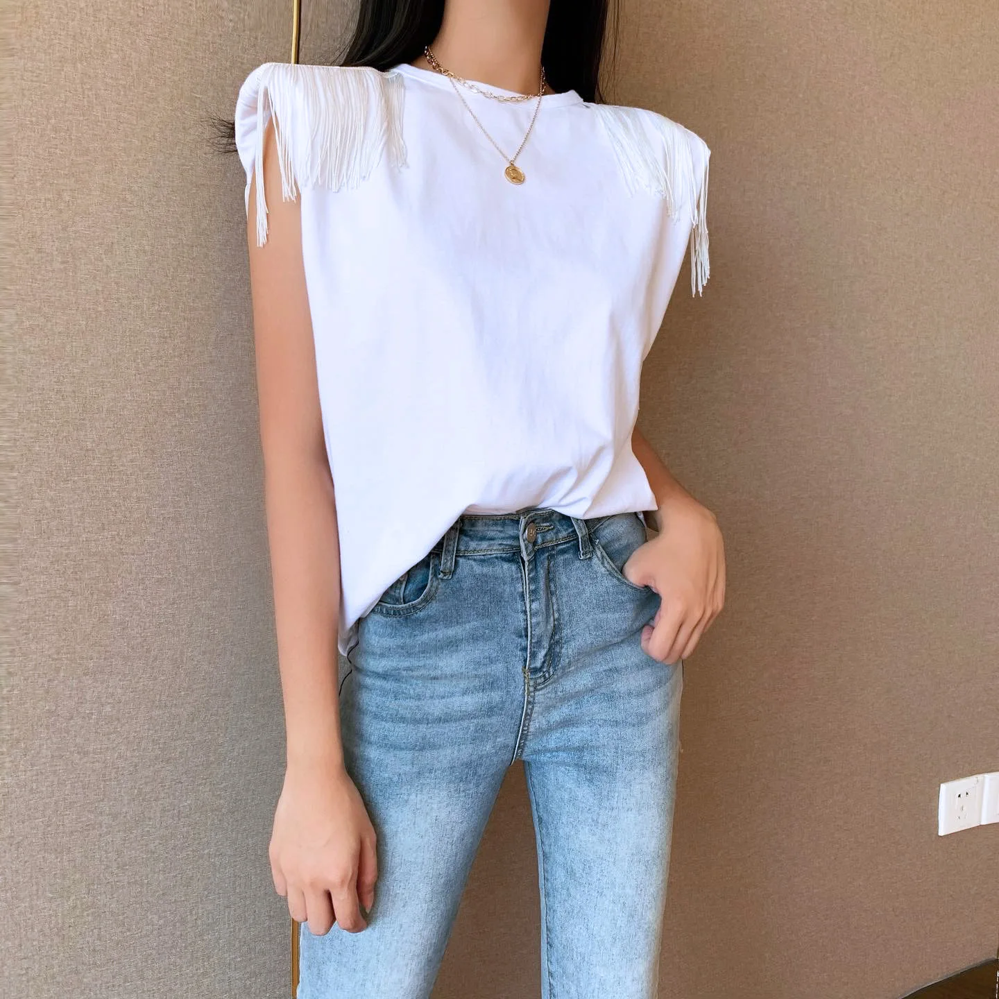 

2020 new arrivals autumn collection wholesale pad shoulder tassels women casual T-shirts