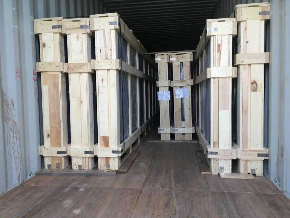 建筑玻璃  包装与物流 packaging details 包装: 薄膜纸箱,玻璃木箱